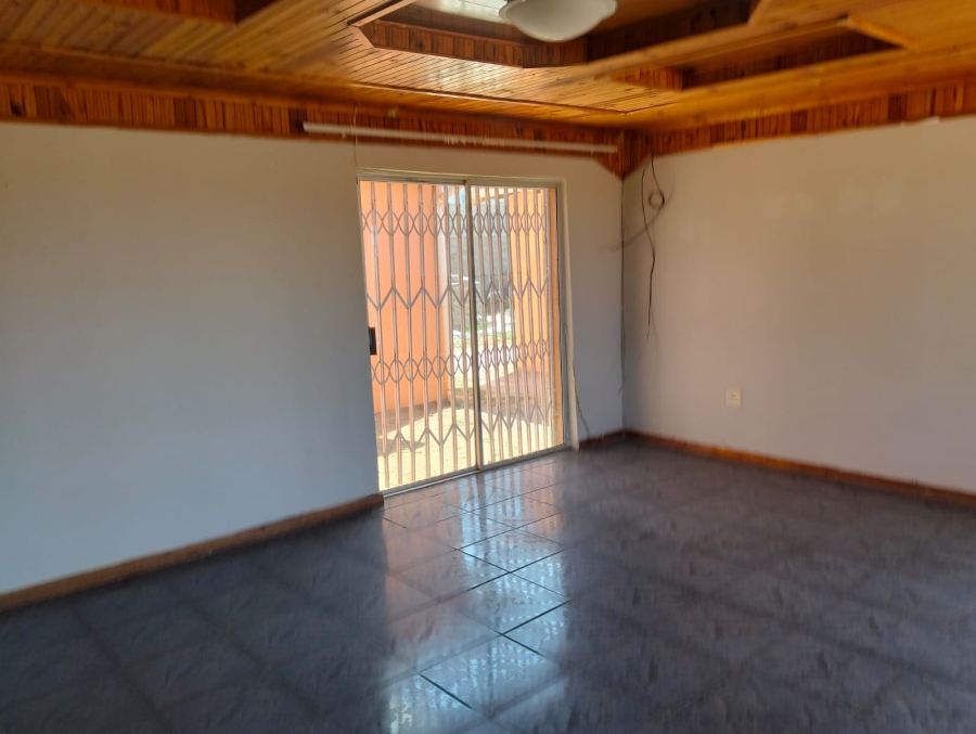 To Let 5 Bedroom Property for Rent in Mthata Eastern Cape